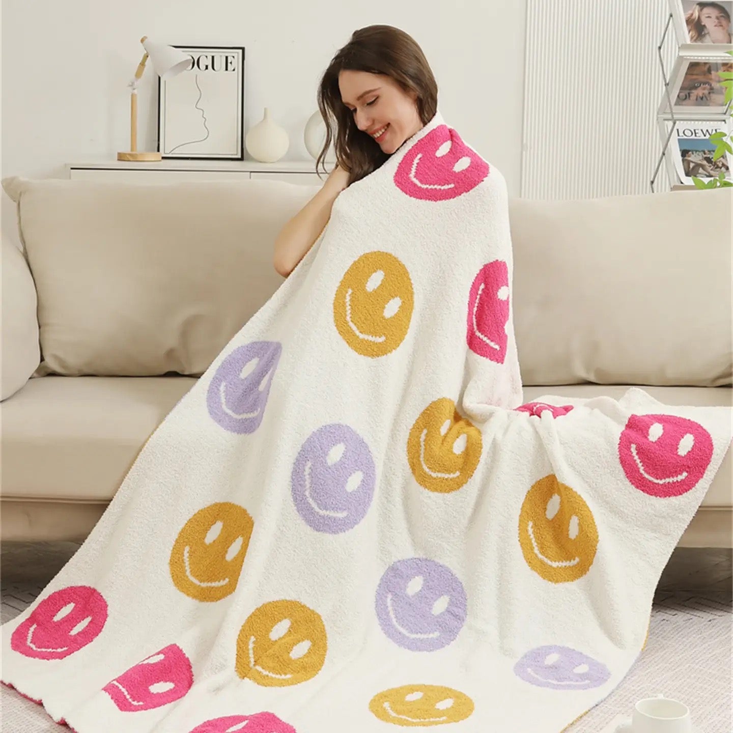 Comfyluxe Smiley Blanket